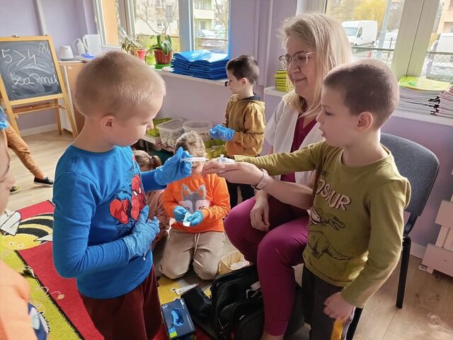 pilęgniarka pszczólłki 1